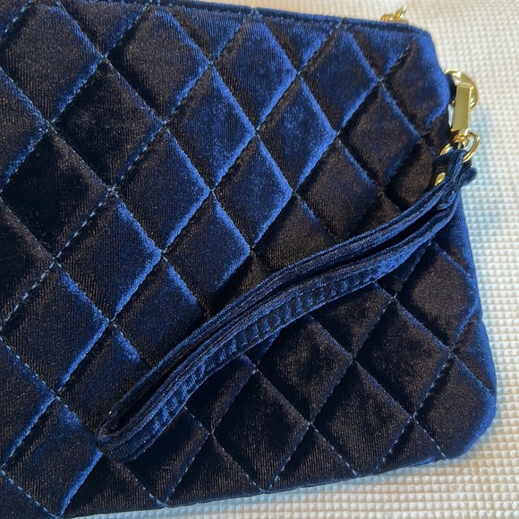Velvet Dark Blue Woman’s Pouch with Golden Hardware and Zipper - Picture 2 of 13